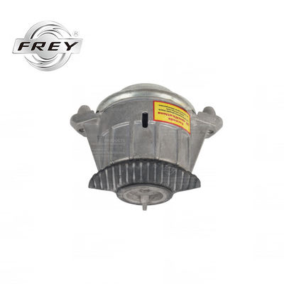 W204 W212 C204 Mercedes-Benz Motoronderstel, 2042404217 Voormotor Motoronderstel